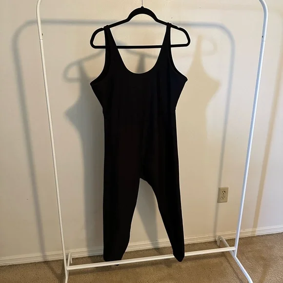Old Navy Black Petite Body Suit - Picture 2 of 6